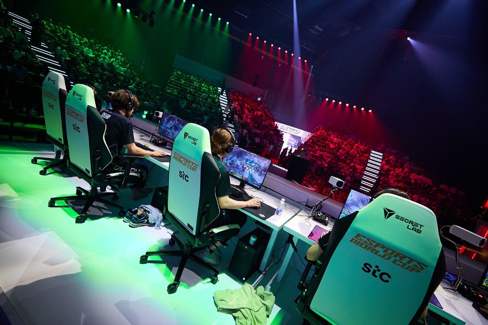 电竞世界杯《DOTA2》：TS战队再次夺冠获100万美元奖金